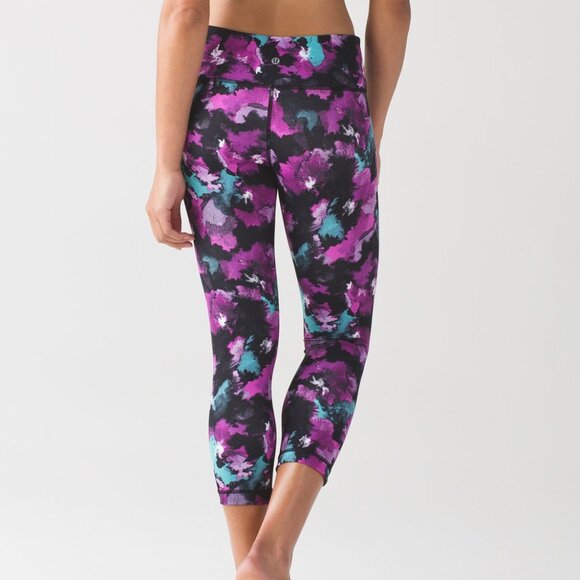 Lululemon Wunder Under Crop III Midnight Bloom Black Deep Fuschia - NWT - Size 8 - Picture 1 of 6